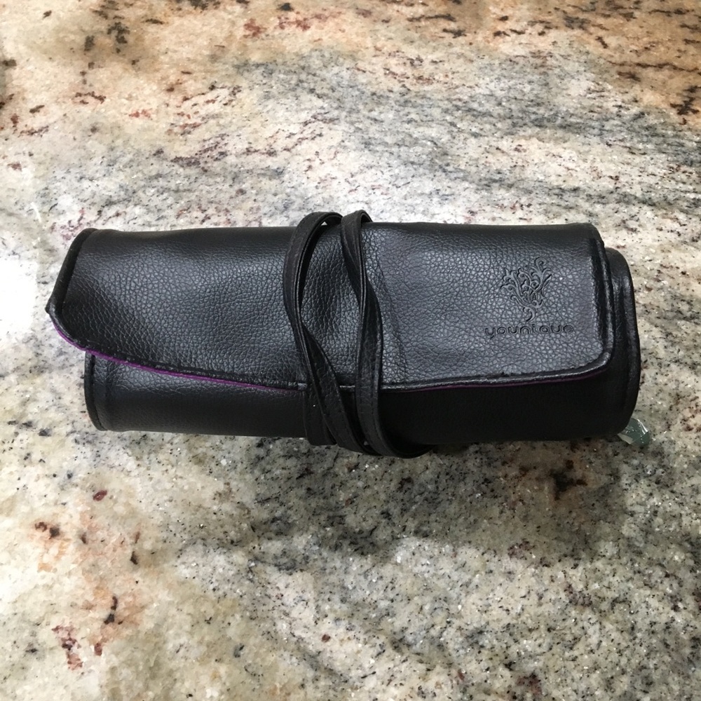 Younique Brush/Makeup holder roll
